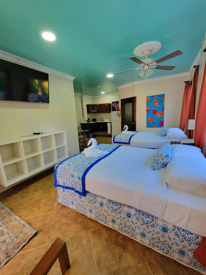 Island Magic Beach Resort Caye Caulker Esterno foto