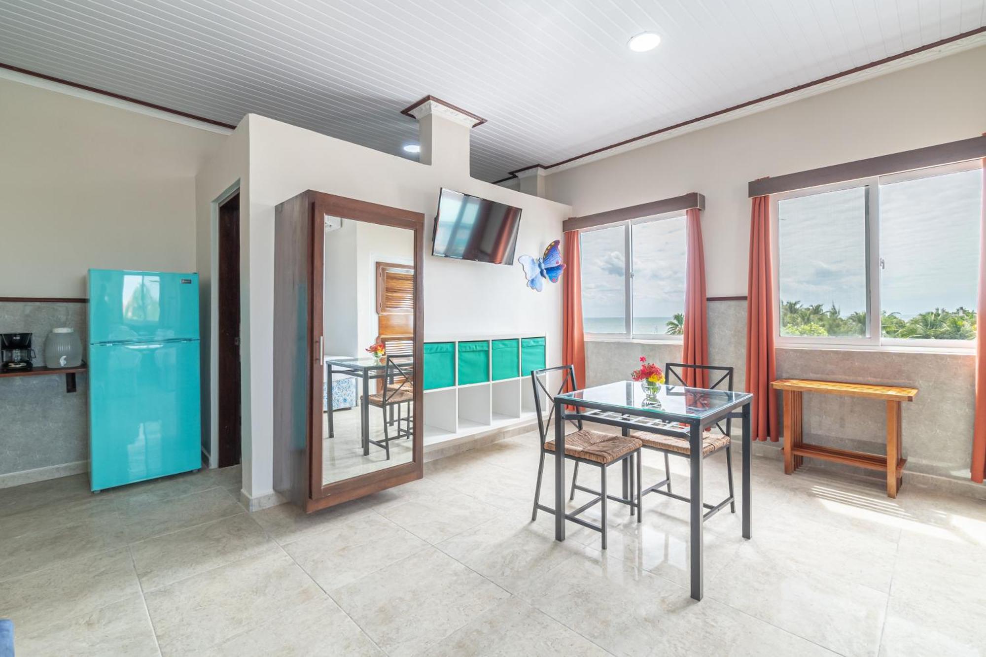 Island Magic Beach Resort Caye Caulker Esterno foto