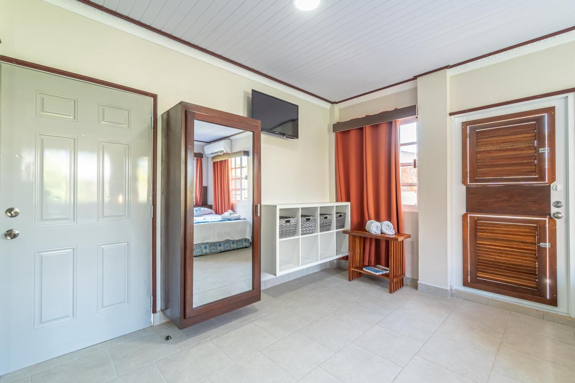 Island Magic Beach Resort Caye Caulker Esterno foto