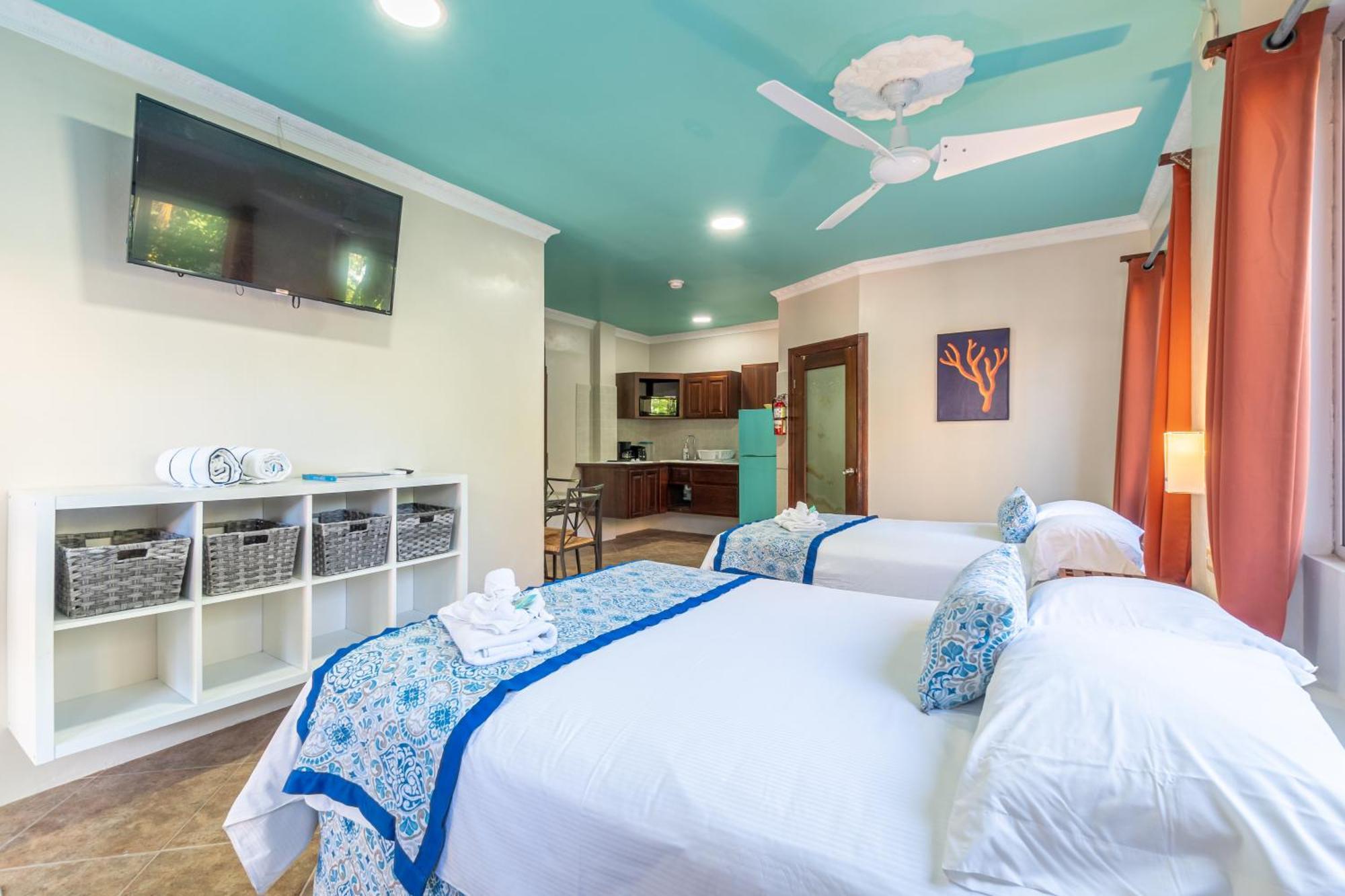 Island Magic Beach Resort Caye Caulker Esterno foto